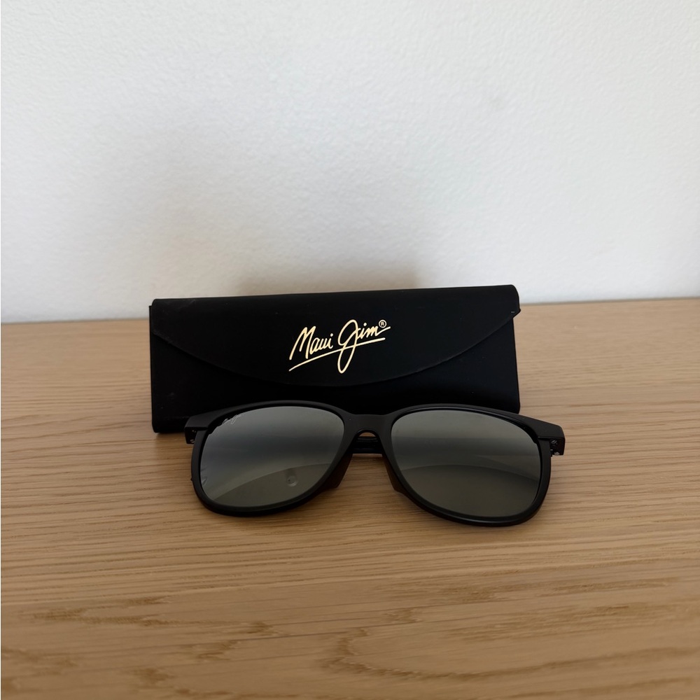 Maui Jim Black Sunglasses with Gray Lenses and Branded Case